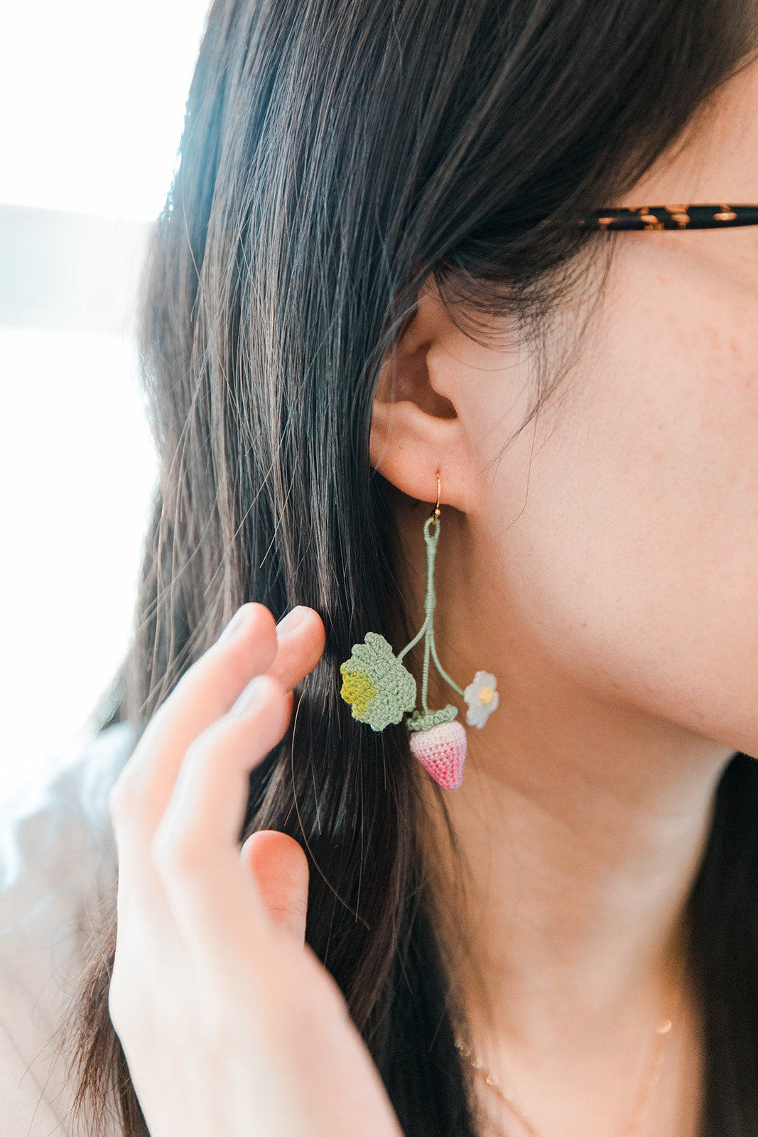 Microcrochet Strawberry Leaf Earring