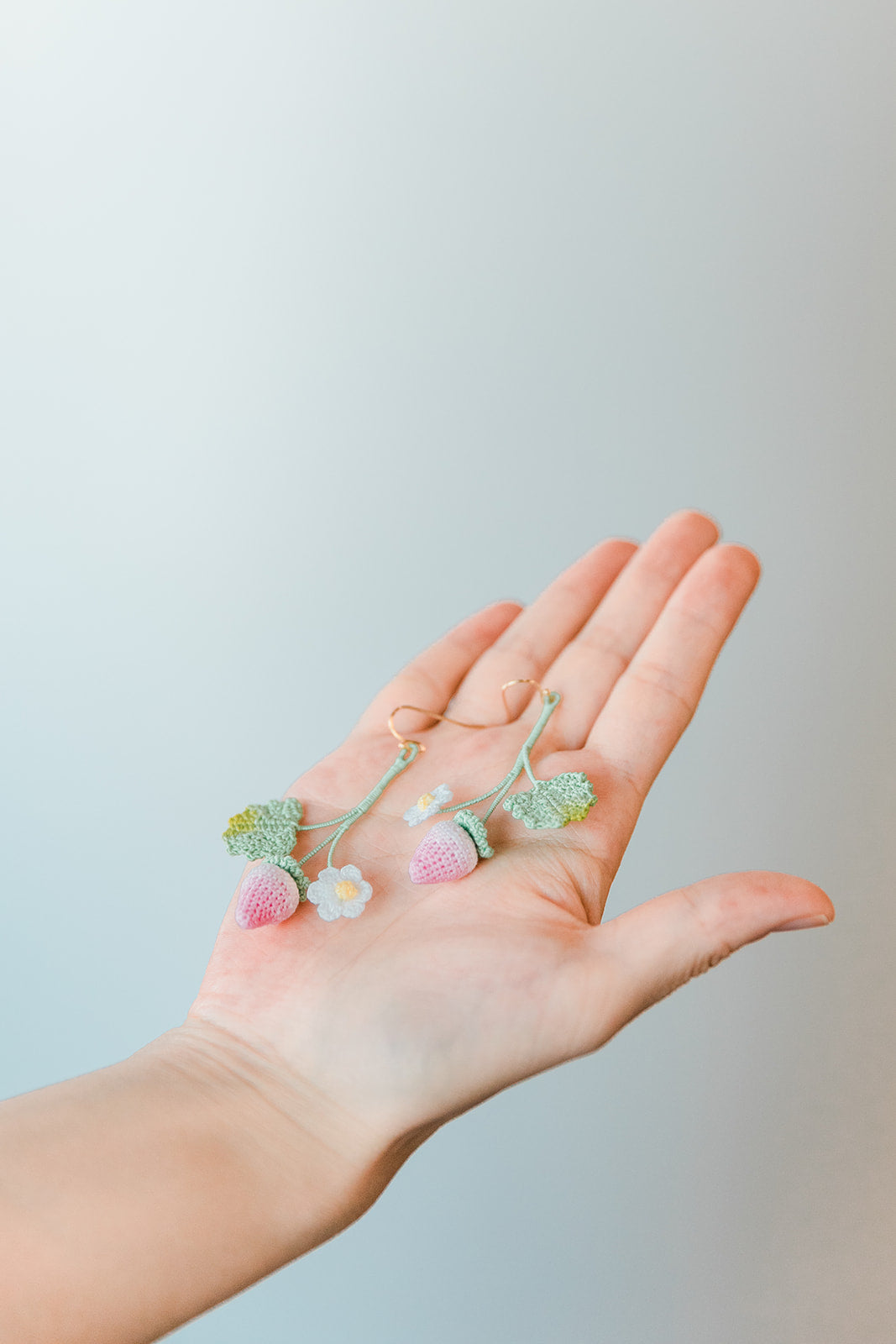 Microcrochet Strawberry Leaf Earring