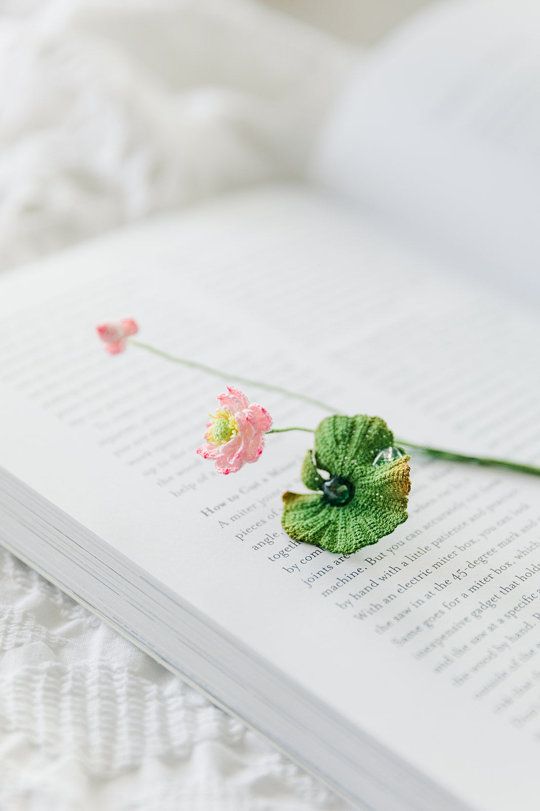 Microcrochet Lotus Bookmark