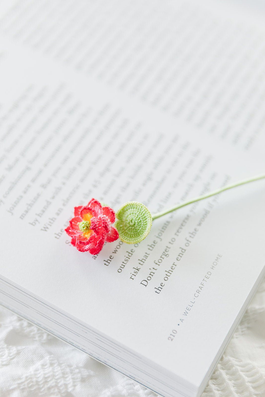 Microcrochet Lotus Bookmark