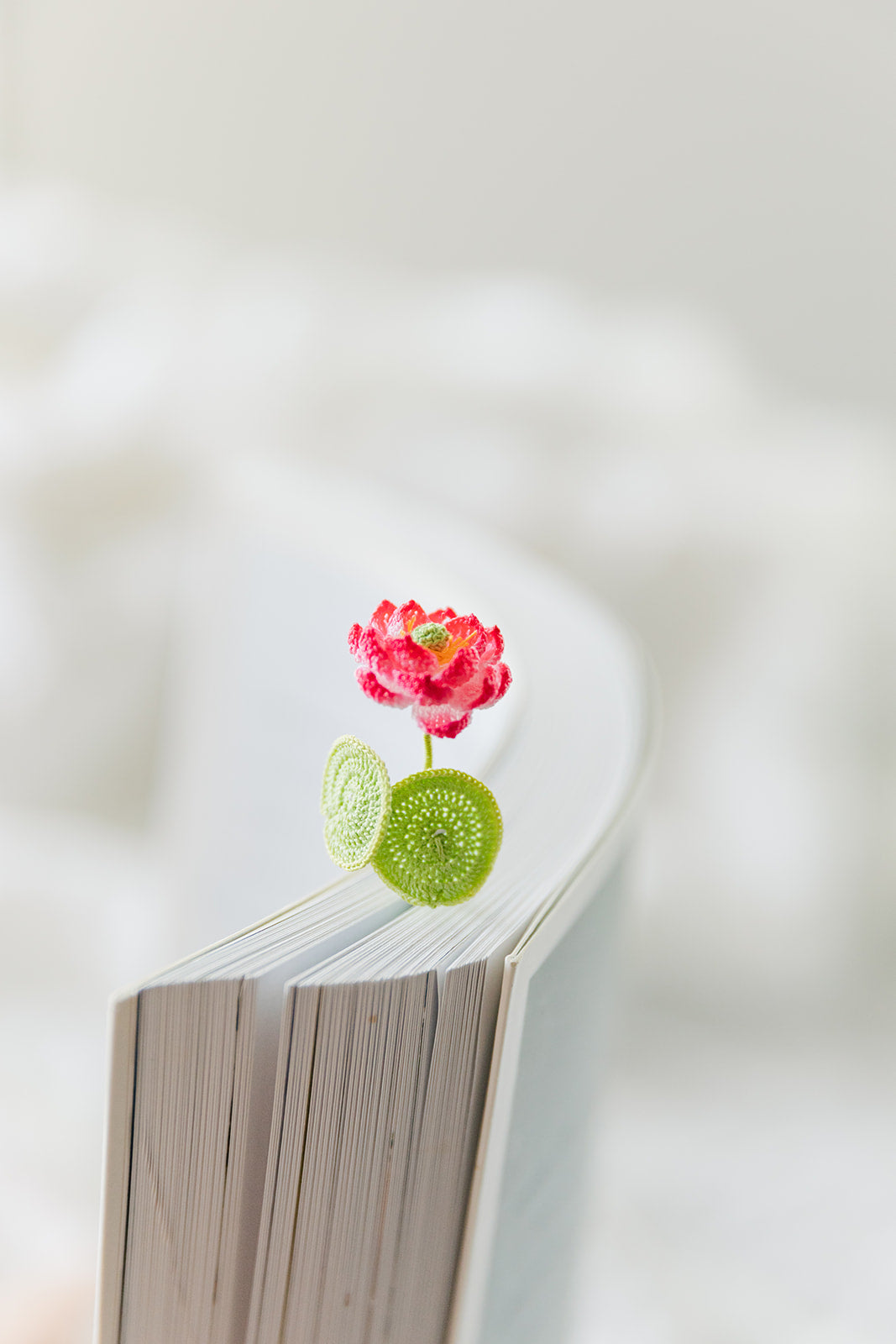 Microcrochet Lotus Bookmark