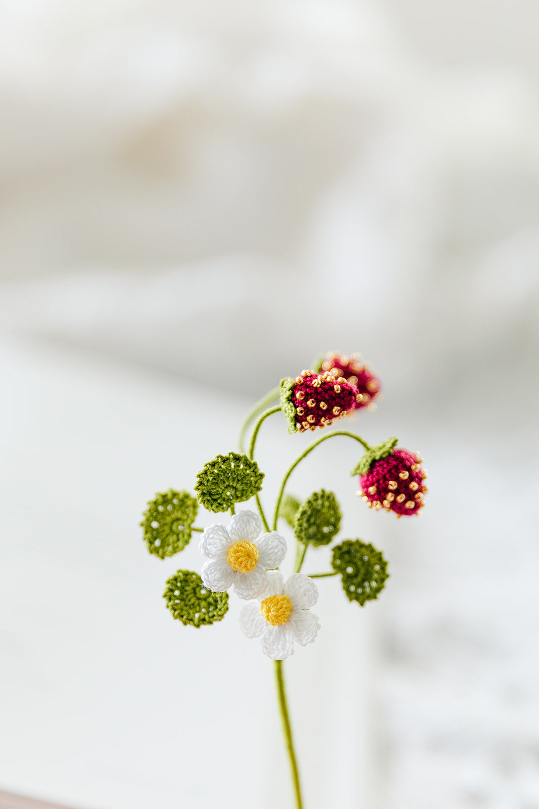 Microcrochet Liz Strawberry Bookmark