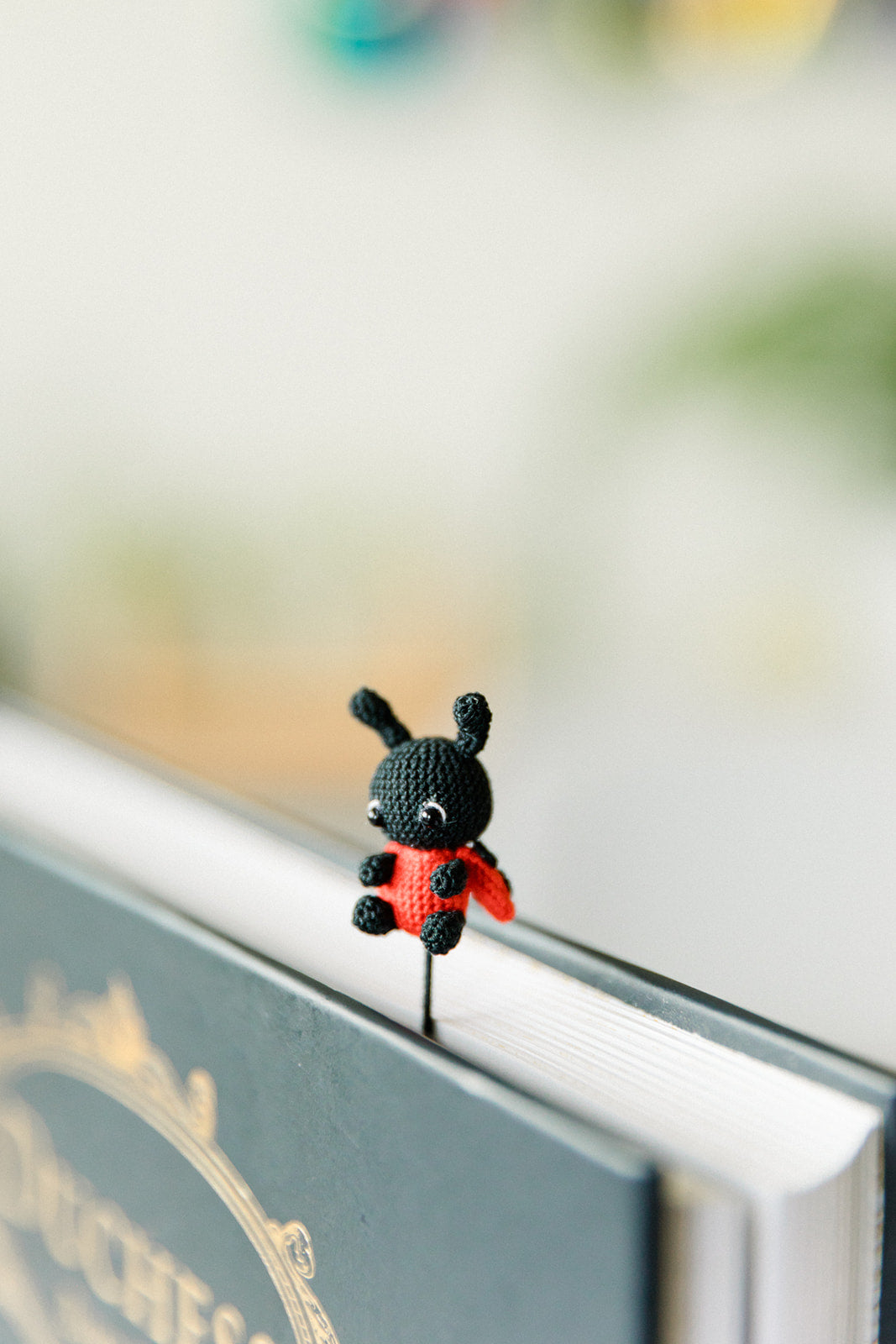 Microcrochet Lady Bug Bookmark