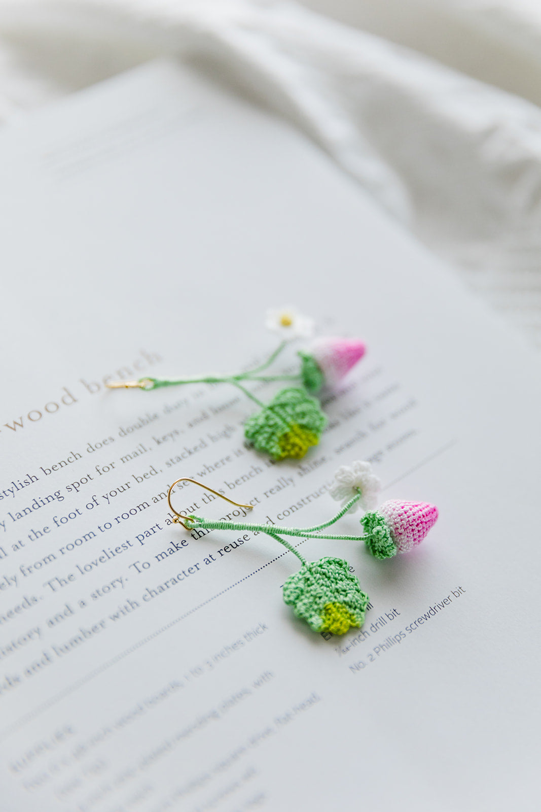 Microcrochet Strawberry Leaf Earring