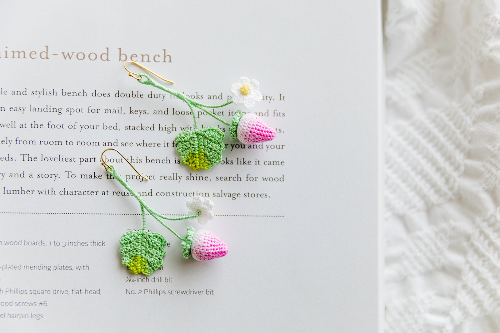 Microcrochet Strawberry Leaf Earring