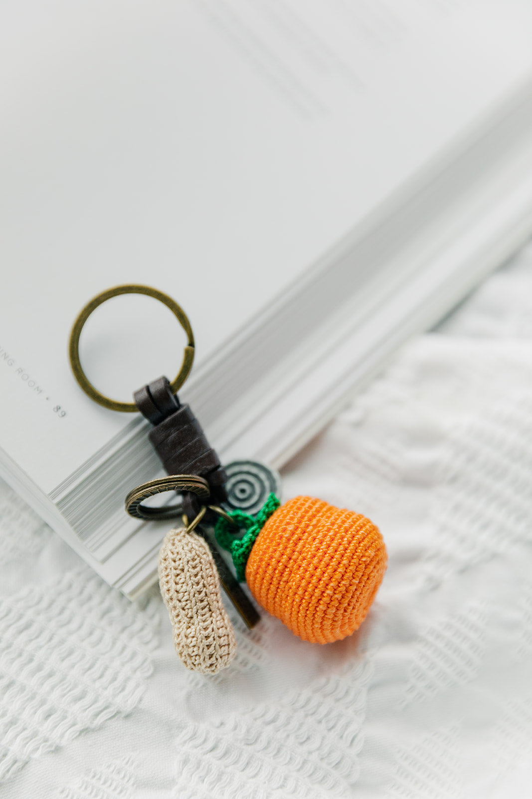 Microcrochet Persimmon Peanuts Keychain