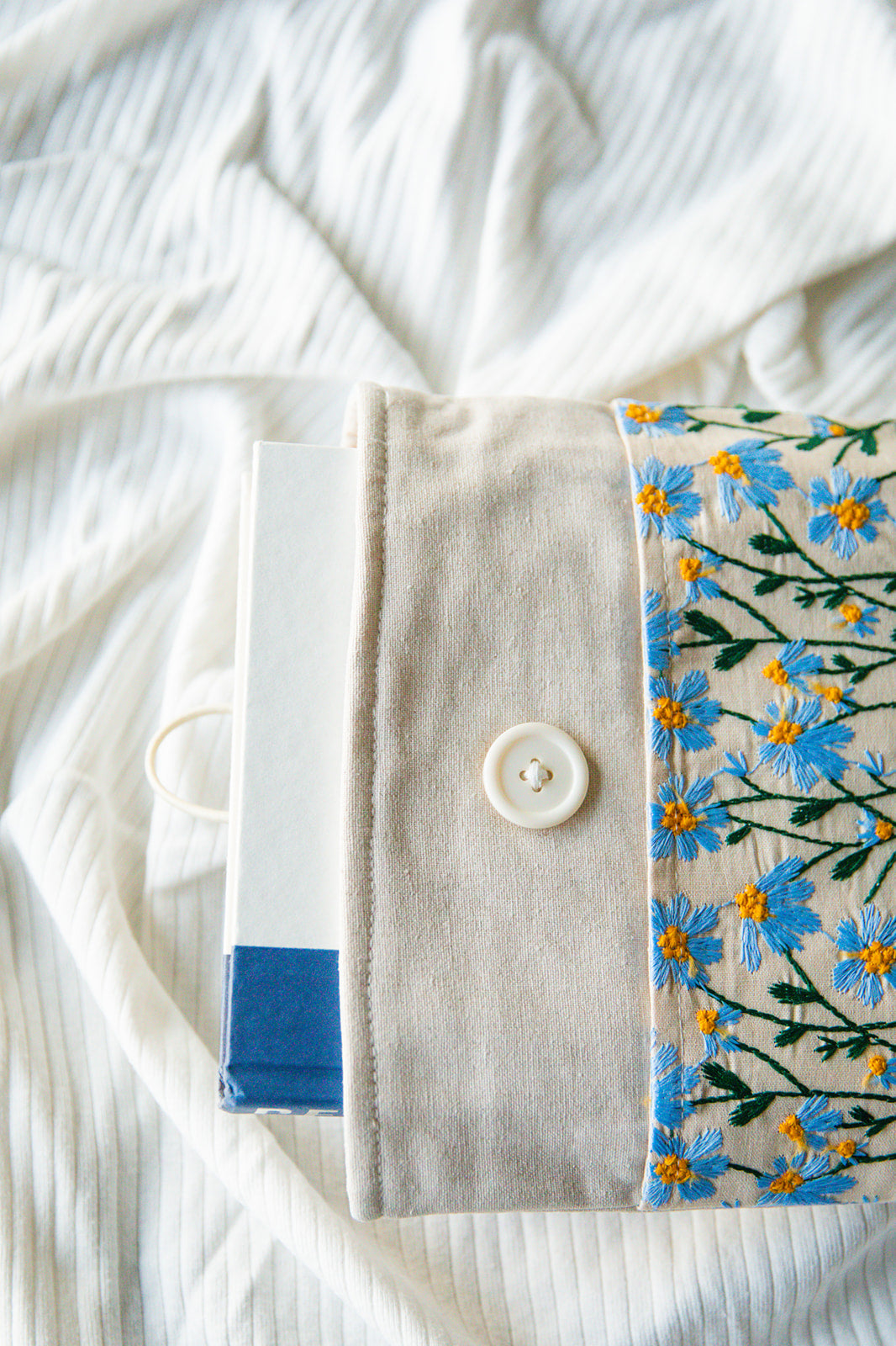 Embroidered Blue Daisy Book & Kindle Sleeve