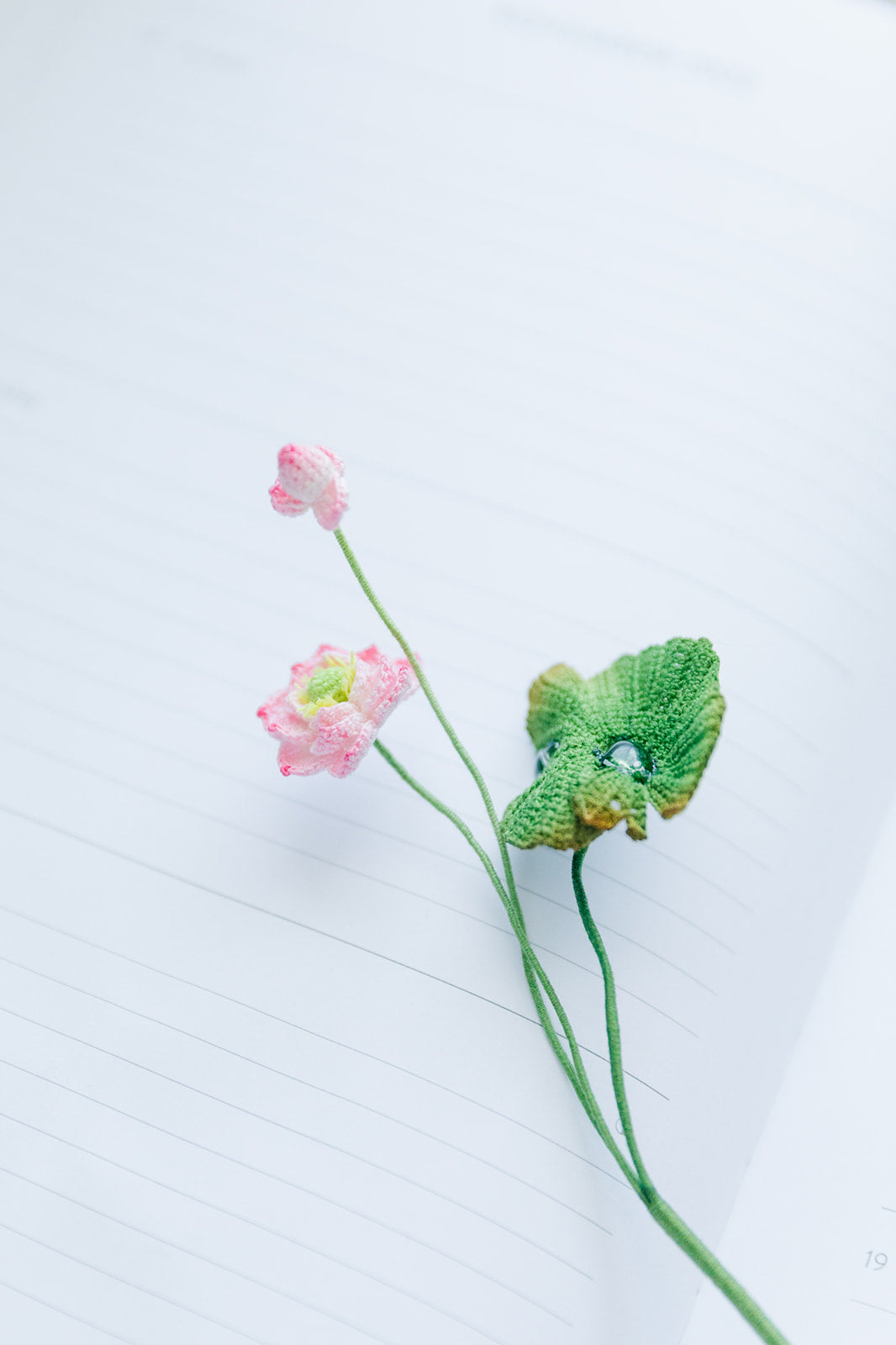 Microcrochet Lotus Bookmark