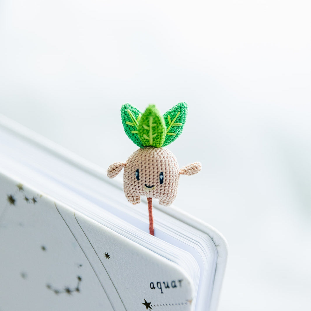 Microcrochet Grass Elf Bookmark