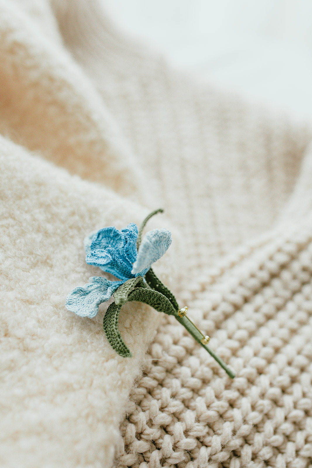 Microcrochet Iris Brooch