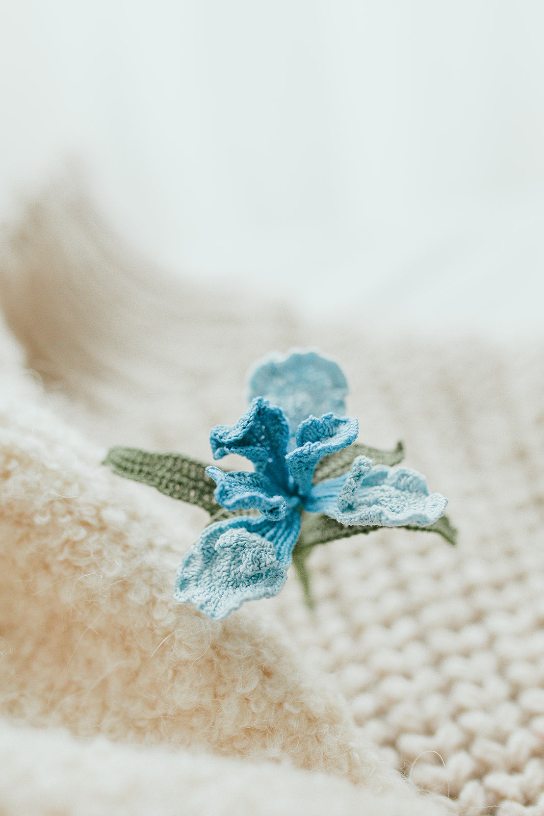 Microcrochet Iris Brooch